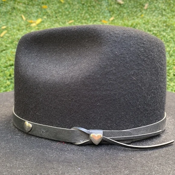 LHC Brands “Hearts” 100% Wool Hat - Picture 6 of 12